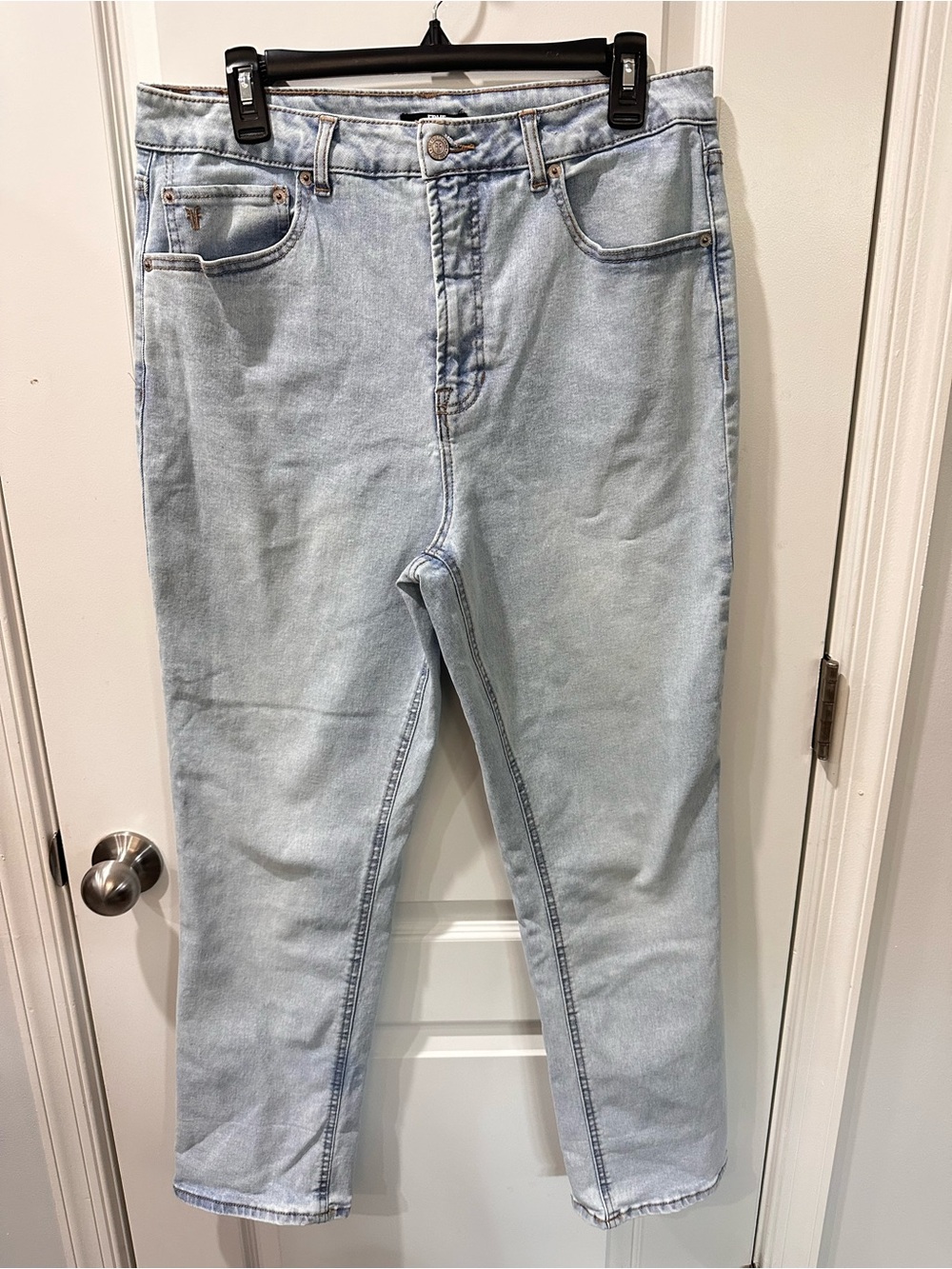 FRYE Light Wash Straight Leg Jeans Women’s Size 30 Classic Denim